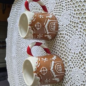 2 GINGERBREAD HOUSE COFFEE MUGS